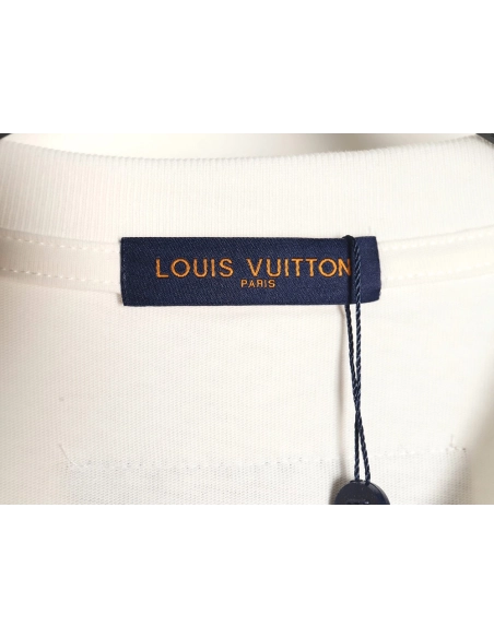 Reps Louis Vuitton short-sleeved T-shirt with large logo,All order with free shipping Reps Louis Vuitton