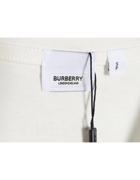 Burberry 24SS Gothic Letters Short Sleeve T-Shirt,All order with free shipping Burberry