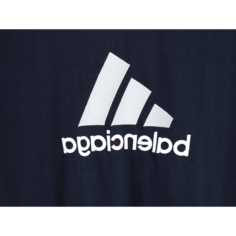 Balenciaga x Adidas reversible logo embroidered short-sleeved T-shirt,All order with free shipping Balenciaga
