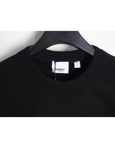 Burberry 22Fw patch label crew neck sweatshirt,Burberry Sweatshirt,Sweatshirt,APPAREL