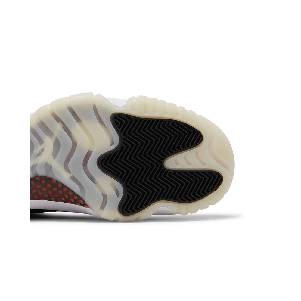AIR JORDAN 11 RETRO LOW 7210 AV2187 001,AIR JORDAN 11,Air Jordan