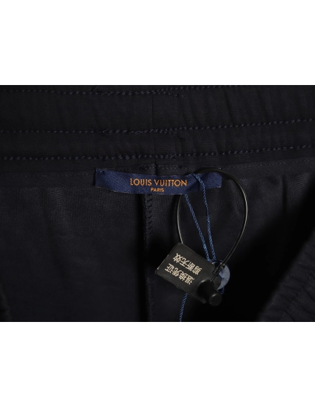 Louis Vuitton pocket embroidered logo cotton cargo trousers,Louis Vuitton Jeans,CASUAL PANTS,APPAREL