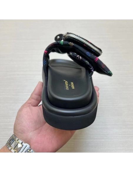 Louis Vuitton TM Pool Pillow Flat Comfort Mule,Louis Vuitton Slides