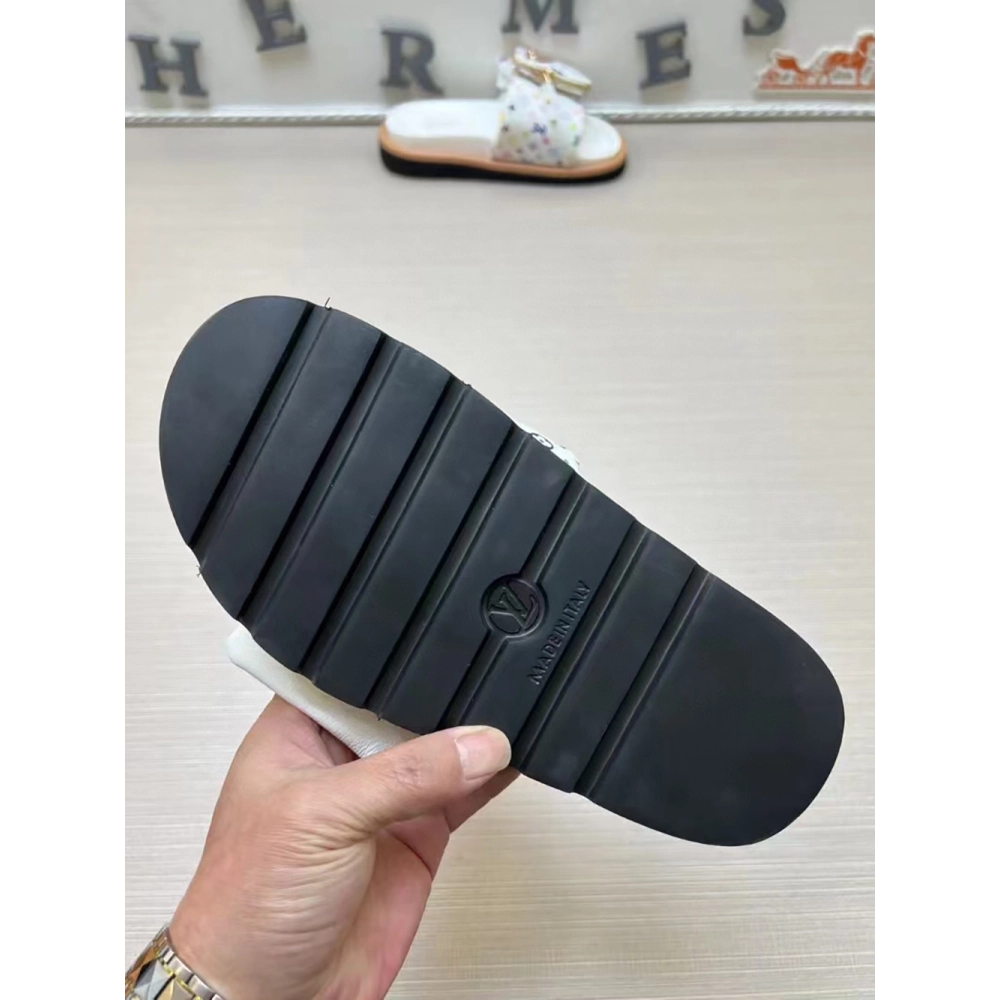 Louis Vuitton TM Pool Pillow Flat Comfort Mule,Louis Vuitton Slides