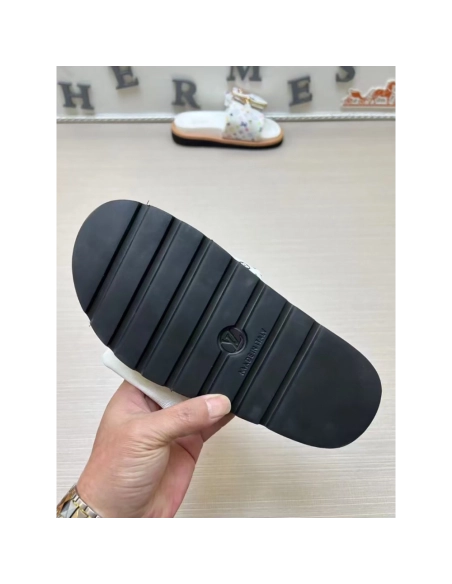 Louis Vuitton TM Pool Pillow Flat Comfort Mule,Louis Vuitton Slides