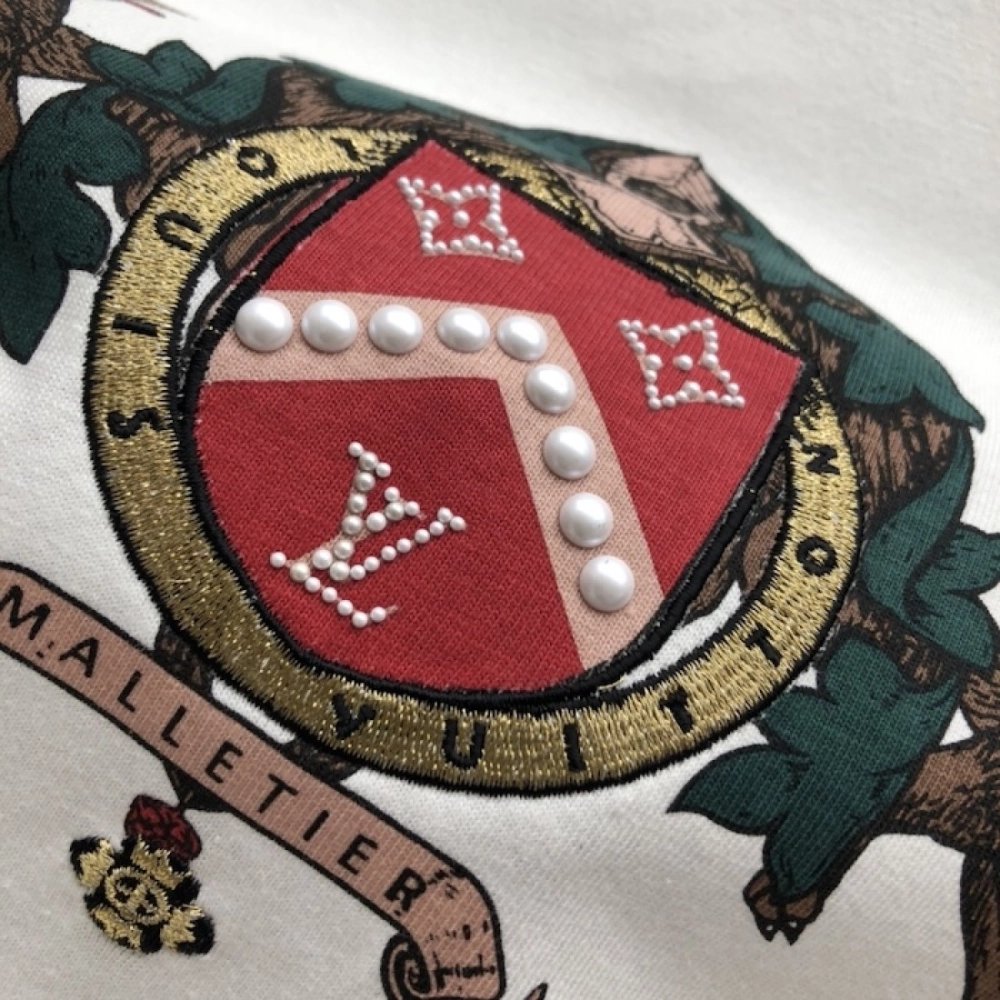 Louis Vuitton Embellished Cotton T-Shirt 1AGJZR,Louis Vuitton T Shirt,Tshirt,Low price high quality.