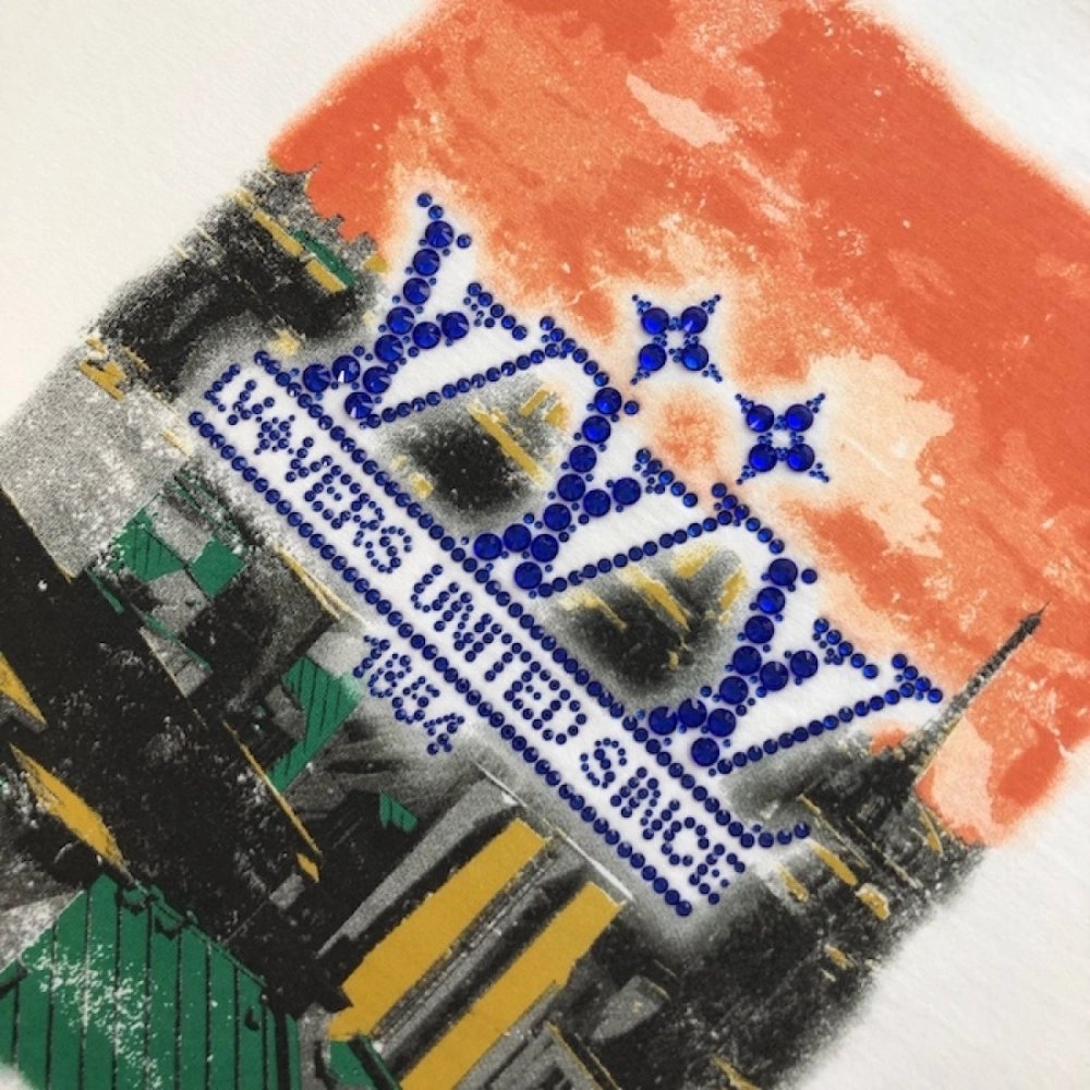 Louis Vuitton Embellished Graphic Cotton T-Shirt 1AHCKN,Louis Vuitton T Shirt,Tshirt,Low price high quality.