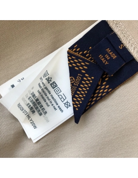 Louis Vuitton Embellished Graphic Cotton T-Shirt 1AHCKV,Louis Vuitton T Shirt,Tshirt,Low price high quality.