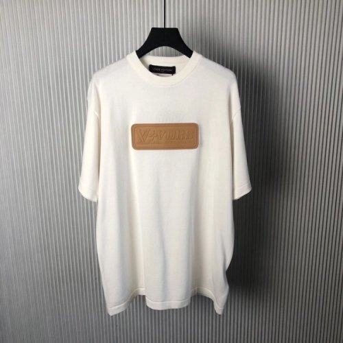Louis Vuitton VVN Patch Short-Sleeved Cotton Crewneck 1AHCWB,Louis Vuitton T Shirt,Tshirt,Low price high quality.