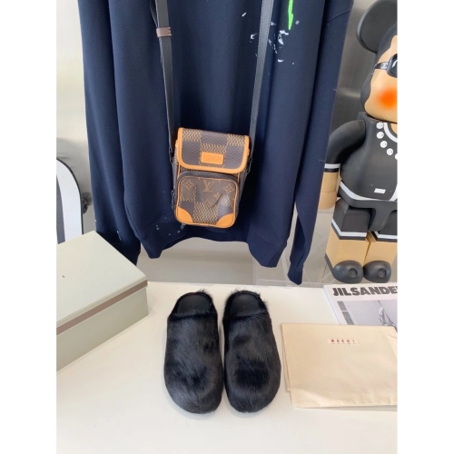 Marni Black LONG-HAIR CALFSKIN FUSSBETT SABOT Slide,Marni Slide,Men Sneakers