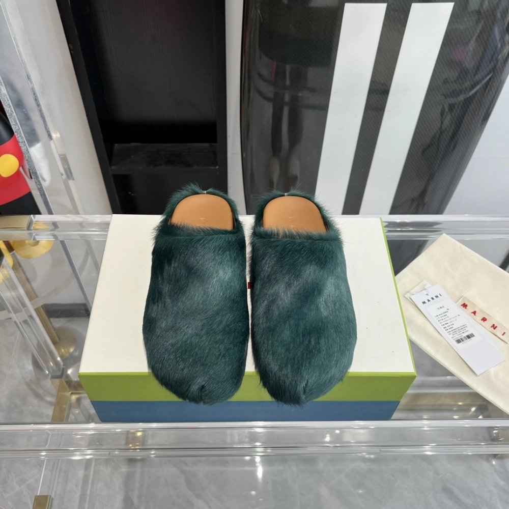 Marni Green LONG-HAIR CALFSKIN FUSSBETT SABOT Slide Green PB,Marni Slide,Men Sneakers
