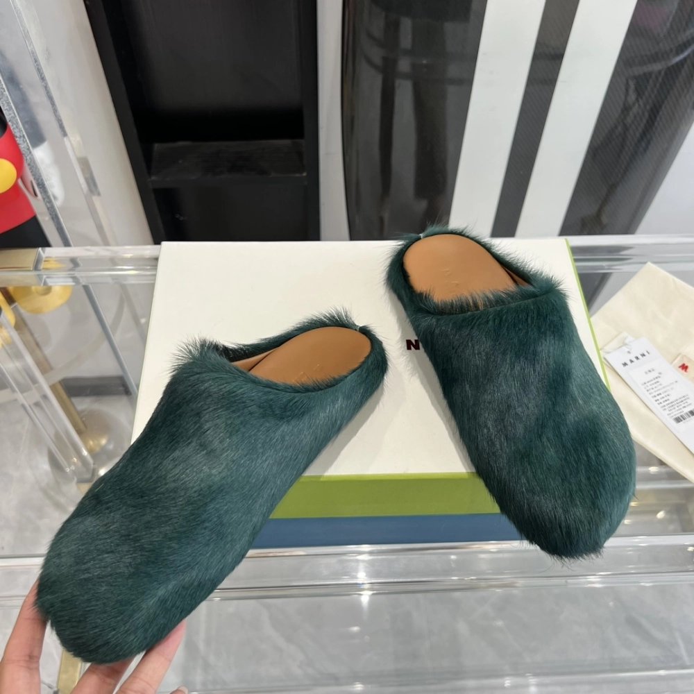 Marni Green LONG-HAIR CALFSKIN FUSSBETT SABOT Slide Green PB,Marni Slide,Men Sneakers