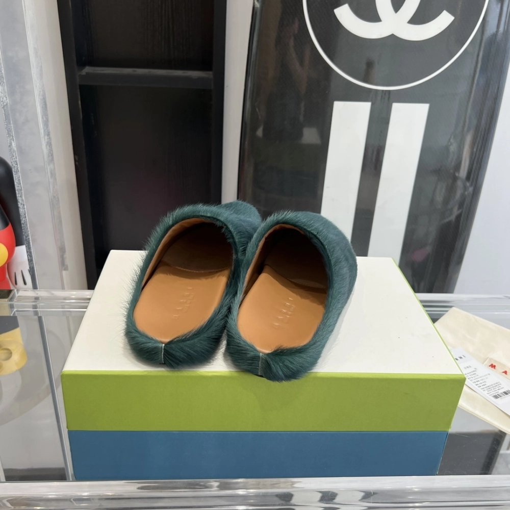 Marni Green LONG-HAIR CALFSKIN FUSSBETT SABOT Slide Green PB,Marni Slide,Men Sneakers
