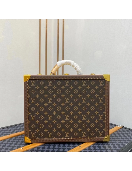 Louis Vuitton Bags M21325
