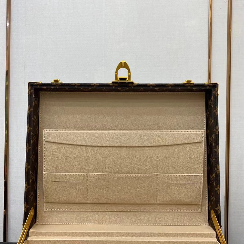 Louis Vuitton Bags M21325