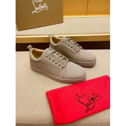 Fake Christian Louboutin Louis Junior Low-top Sneakers Leather Saharienne