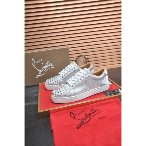 Discount Christian Louboutin Louis Junior Spikes Men Low-top Sneakers Glitter Fabric Silver Sale Online