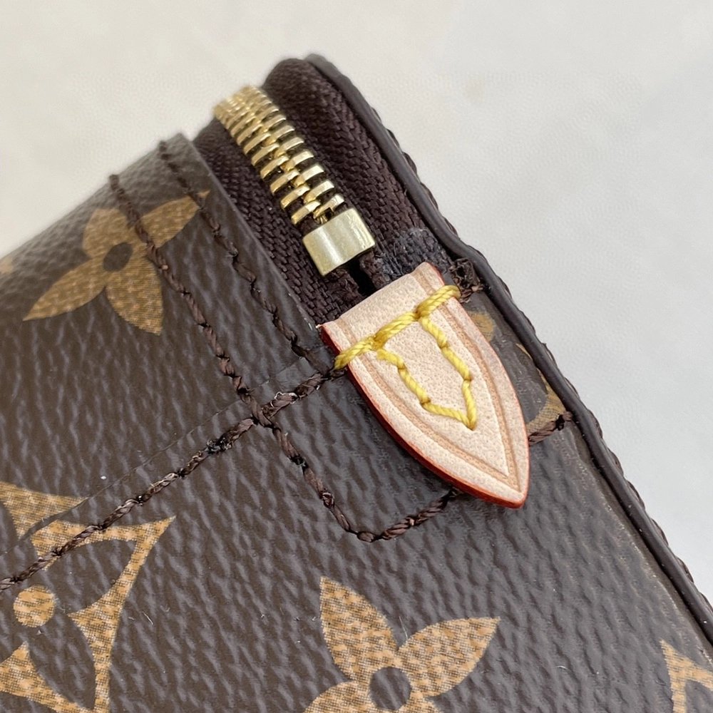 Louis Vuitton Bags M43689 22.4X8.5X14cm
