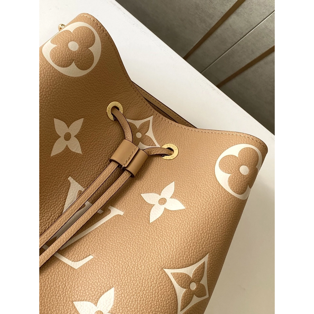 Louis Vuitton Bags M45080 26X26X17.5cm