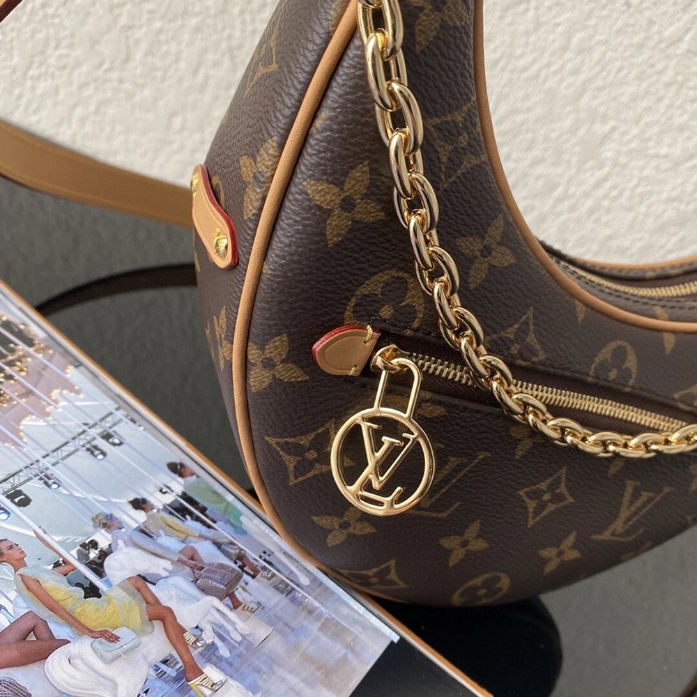 Louis Vuitton Bags 44036M 24X6X22cm