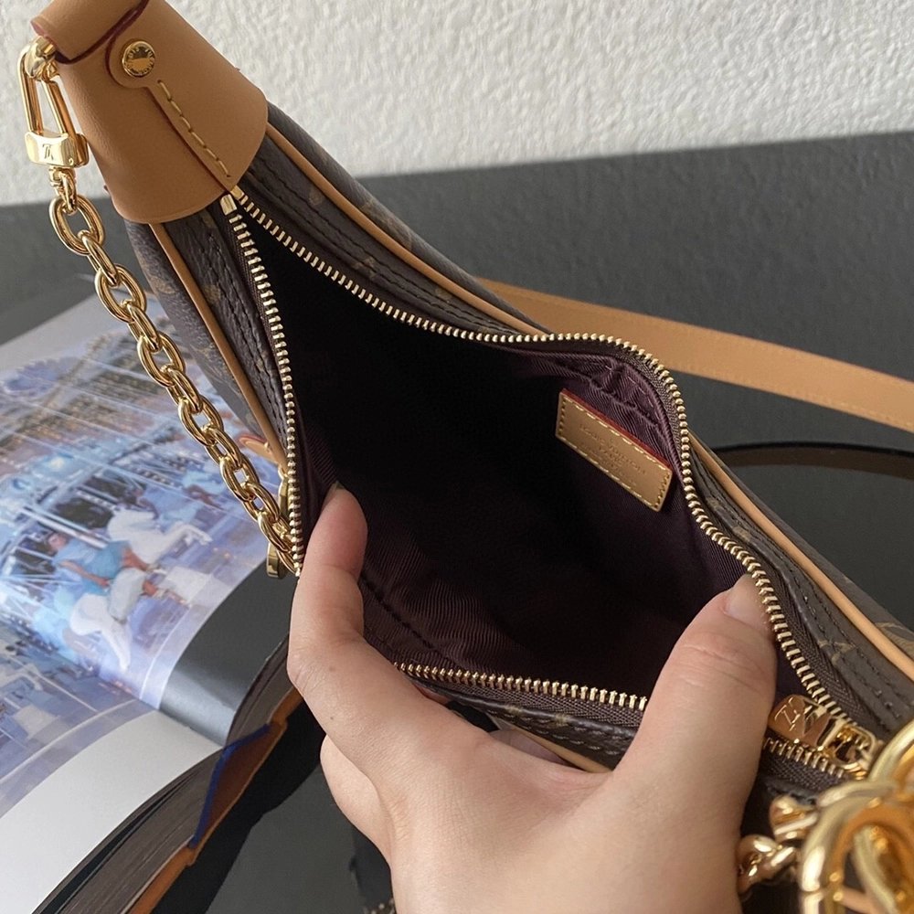 Louis Vuitton Bags 44036M 24X6X22cm