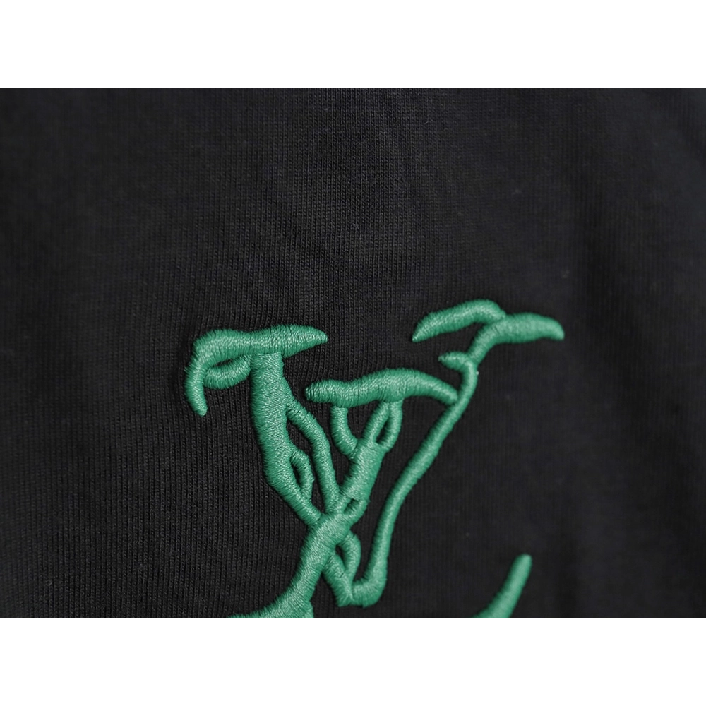 Louis Vuitton embroidered logo badge shortsleeved Tshirt,cheap Louis Vuitton