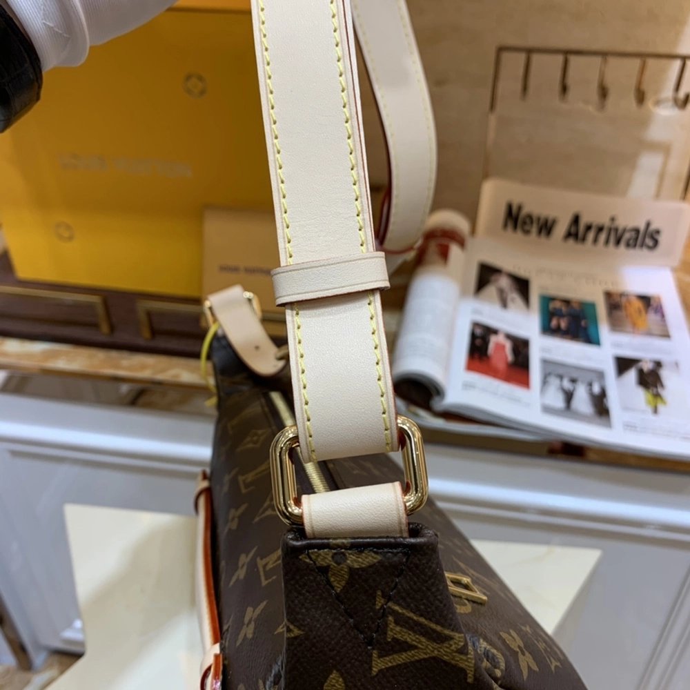 Louis Vuitton Bags M43644 37X14X13cm