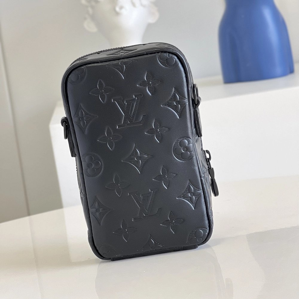 Louis Vuitton Bags M81005 11X18X8cm