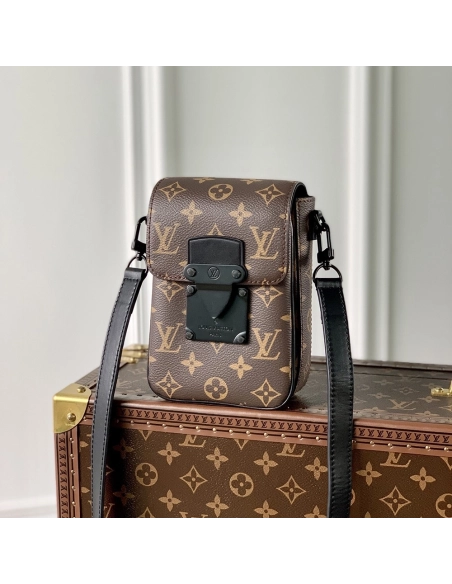 Louis Vuitton Bags M81522 12X19X7cm