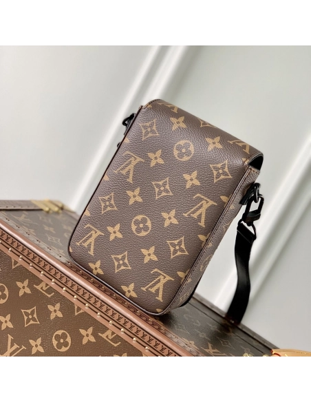 Louis Vuitton Bags M81522 12X19X7cm