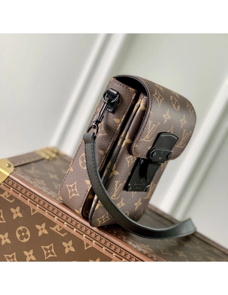 Louis Vuitton Bags M81522 12X19X7cm