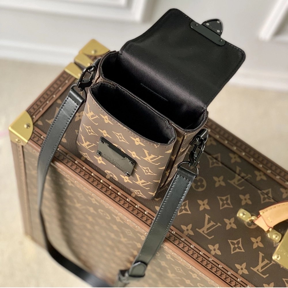 Louis Vuitton Bags M81522 12X19X7cm