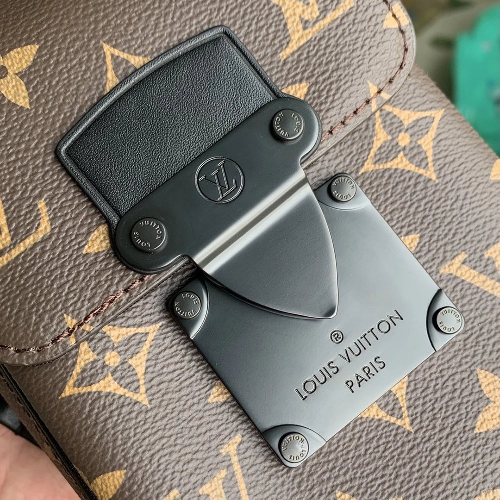 Louis Vuitton Bags M81522 12X19X7cm