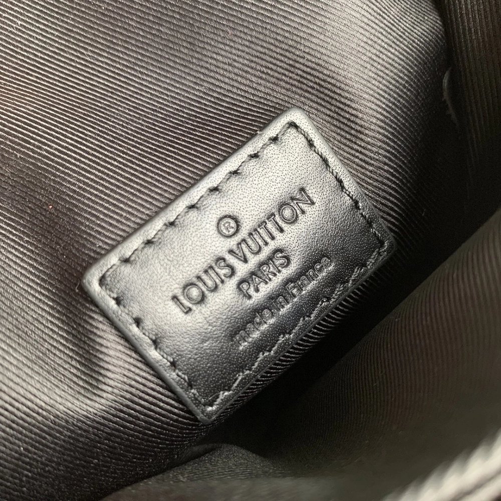 Louis Vuitton Bags M81522 12X19X7cm