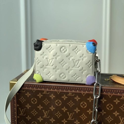 Louis Vuitton Bags M81606 18.5X13X8cm
