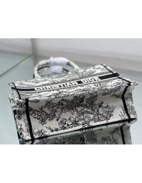 Christian Dior Bags 1296