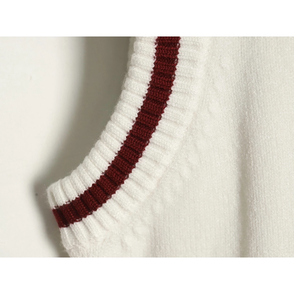 Louis Vuitton badge contrast lettering embroidered knitted vest,Chanel