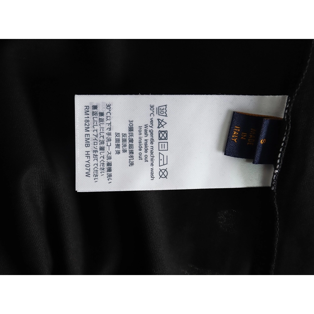 Louis Vuitton small embroidery Logo shortsleeved Tshirt,Louis Vuitton T Shirt,Tshirt,Hiqh quality low price,free shipping