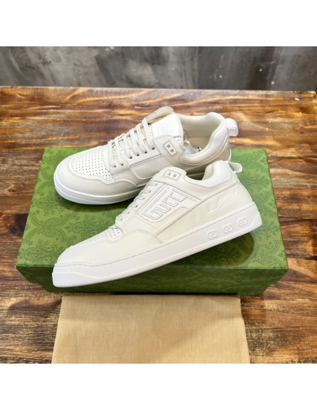 FashionStatement,GUCCI,IconicStyle,ItalianCraftsmanship,LuxuryFootwear,SNEAKER