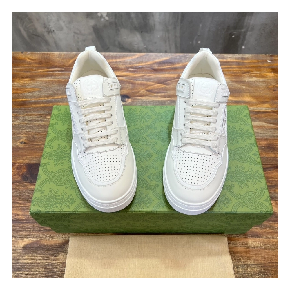 FashionStatement,GUCCI,IconicStyle,ItalianCraftsmanship,LuxuryFootwear,SNEAKER