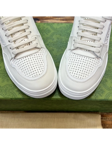 FashionStatement,GUCCI,IconicStyle,ItalianCraftsmanship,LuxuryFootwear,SNEAKER