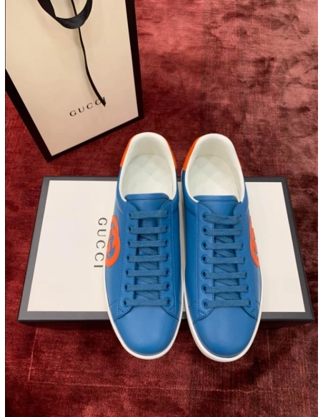 FashionStatement,GUCCI,IconicStyle,ItalianCraftsmanship,LuxuryFootwear,SNEAKER
