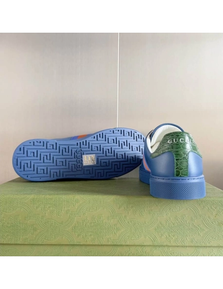 FashionStatement,GUCCI,IconicStyle,ItalianCraftsmanship,LuxuryFootwear,SNEAKER