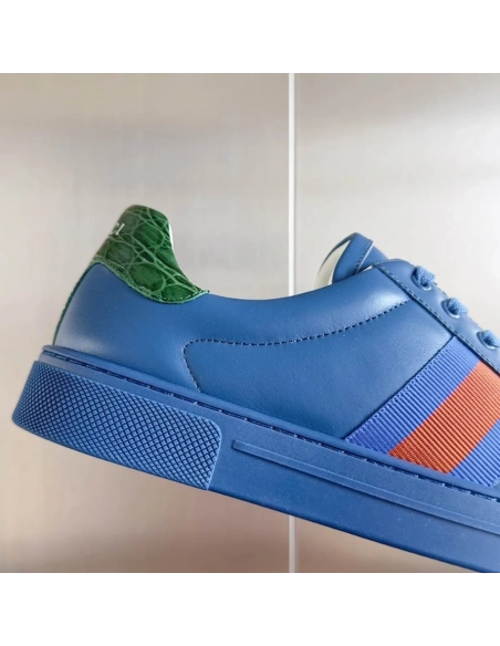 FashionStatement,GUCCI,IconicStyle,ItalianCraftsmanship,LuxuryFootwear,SNEAKER