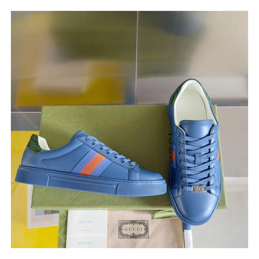FashionStatement,GUCCI,IconicStyle,ItalianCraftsmanship,LuxuryFootwear,SNEAKER
