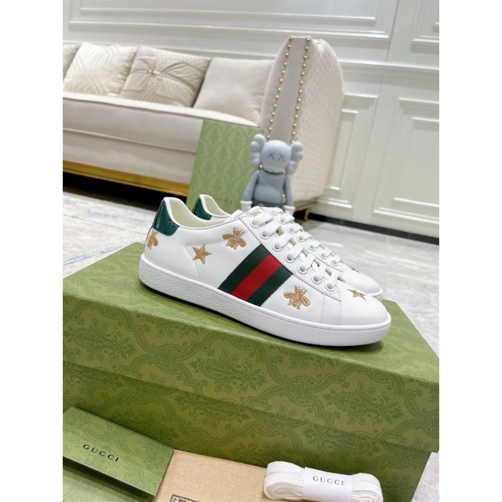 GUCCI,IconicStyle,ItalianCraftsmanship,LOW-TOP,LuxuryFootwear,SNEAKER