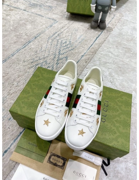 GUCCI,IconicStyle,ItalianCraftsmanship,LOW-TOP,LuxuryFootwear,SNEAKER