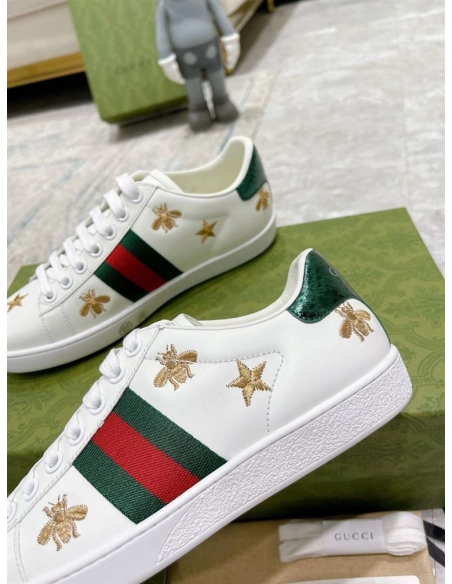 GUCCI,IconicStyle,ItalianCraftsmanship,LOW-TOP,LuxuryFootwear,SNEAKER