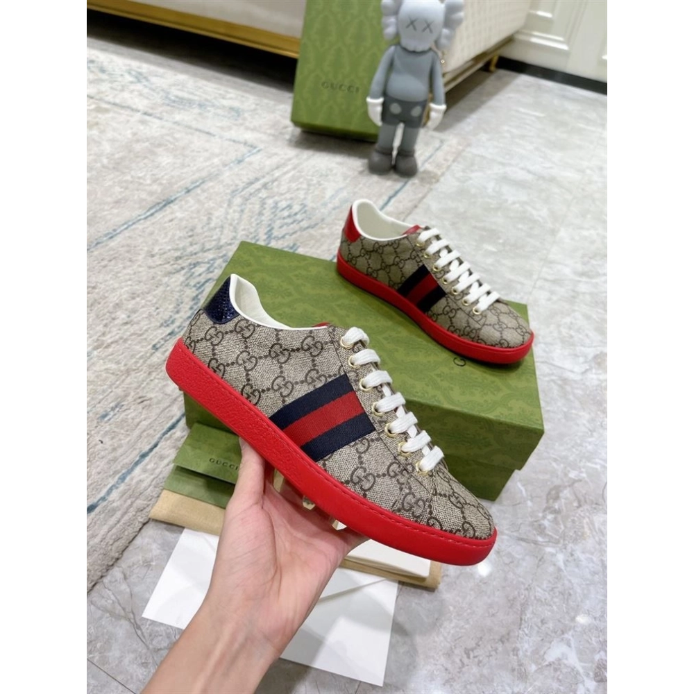 GUCCI,Lowtop,LuxuryFootwear,SNEAKER