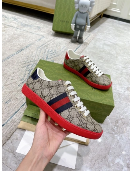 GUCCI,Lowtop,LuxuryFootwear,SNEAKER